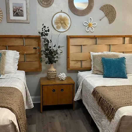 Twin Palms Motel-2