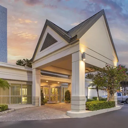 Best Western Plus North Miami-Bal Harbour-3