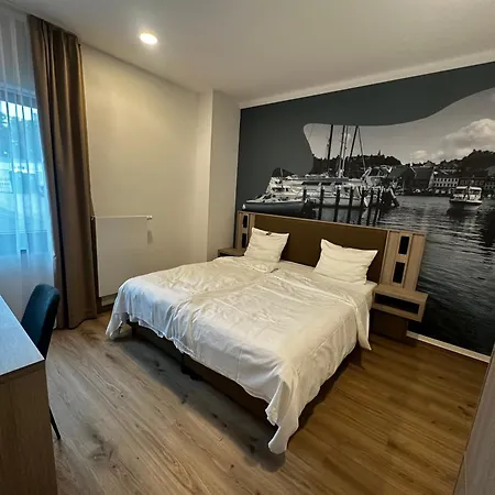 Central Hotel-2