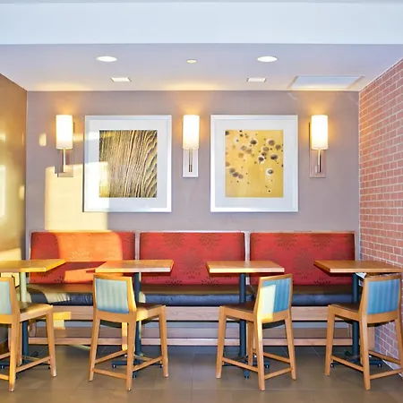 Hyatt Place Pensacola Airport-3