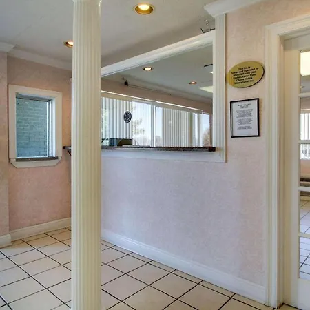 Econo Lodge Meridian South-3