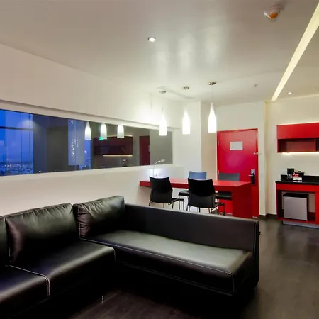 Ramada Encore By Wyndham Guadalajara Sur-3