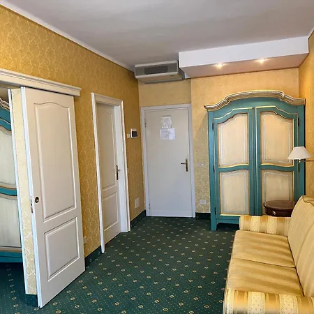 Hotel Alla Riviera Lake View-2
