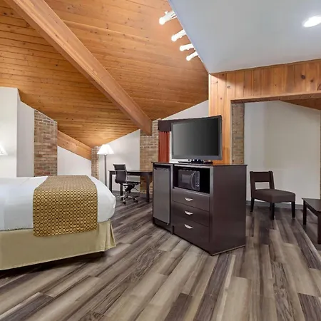Baymont By Wyndham Monroe-3
