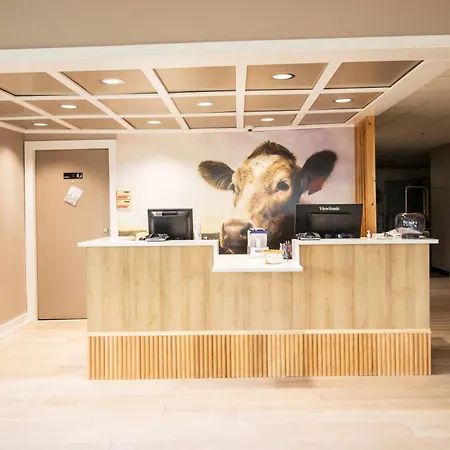 The Tillamook Inn-3