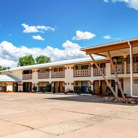 Travelodge By Wyndham Las Vegas Nm-2