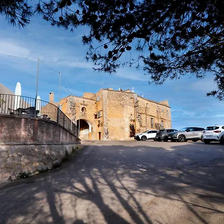 Petit Hotel Hostatgeria Sant Salvador-3