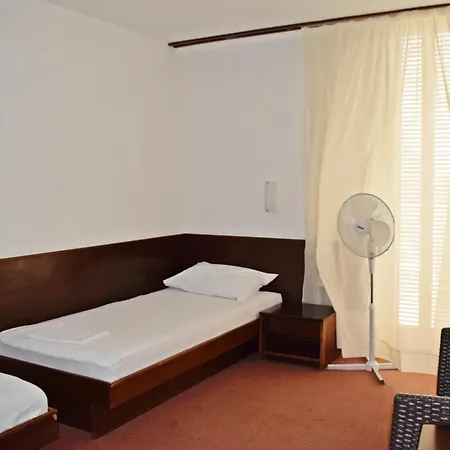 Hotel Adriatic-3