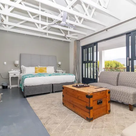 Whale Rock Luxury Lodge-3