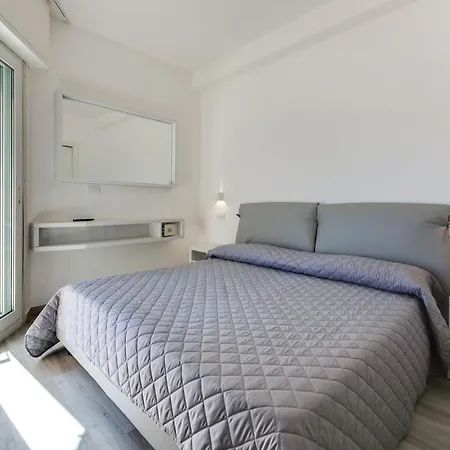 MARITTIMO Riccione - Hotel Clipper FRONTE MARE-3