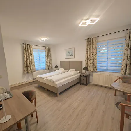 Hotel Christinenhof Garni - Bed & Breakfast-2