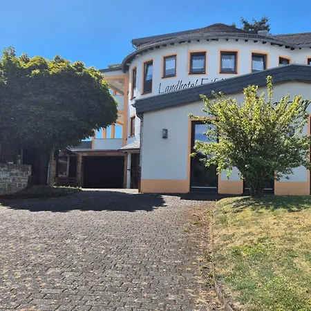 Landhotel Eifelblick-3
