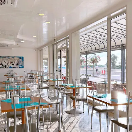 Hotel Riviera-2