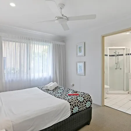 Le Beach Apartments-3