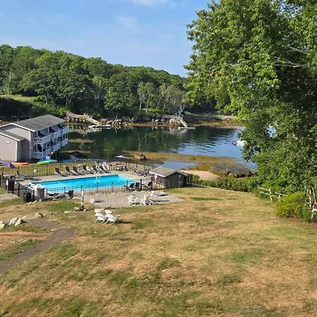 Smuggler'S Cove Inn-2
