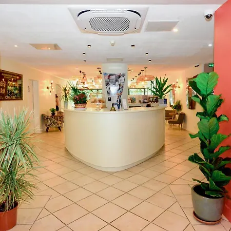 Sure Hotel By Best Western Gemenos En Provence-3