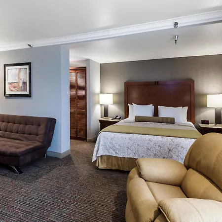 Best Western Plus Newport Mesa Inn-3