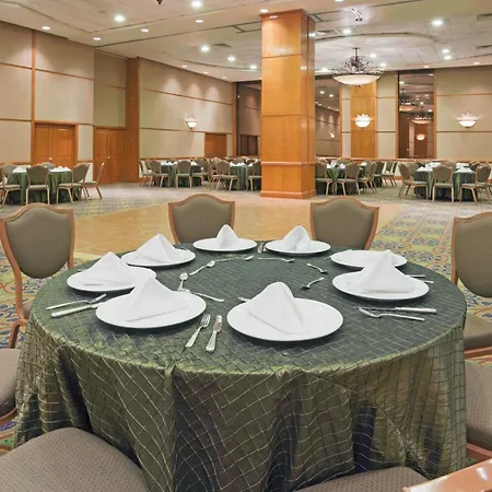 Best Western Plus Nuevo Laredo Inn & Suites-3