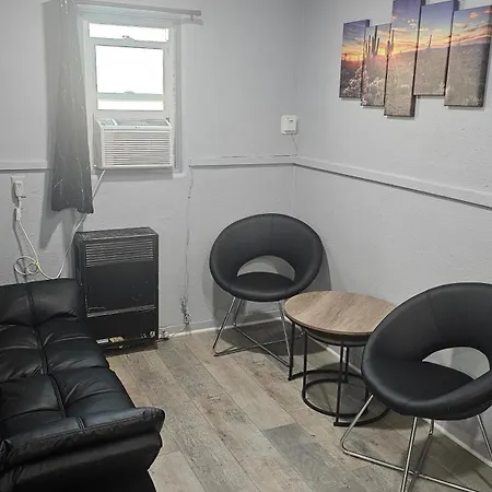 Travelers Inn-2