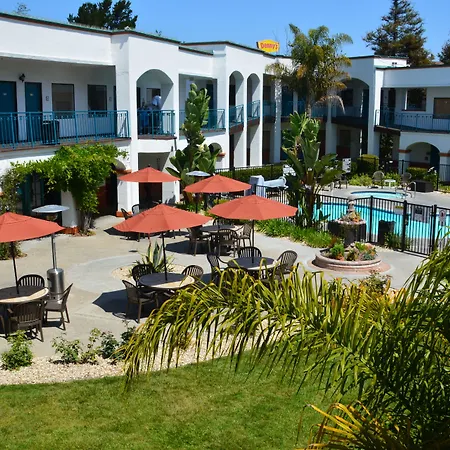 Oxford Suites Pismo Beach-2