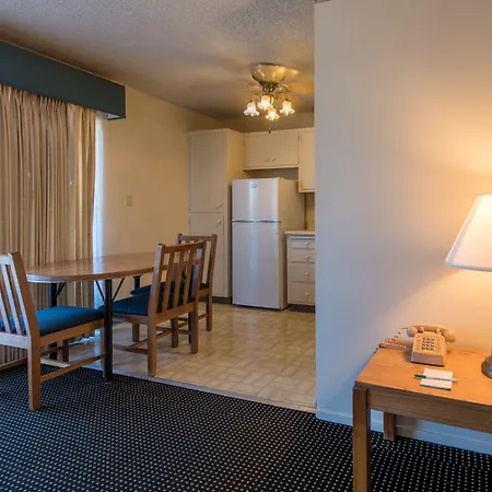 Coral Reef Inn & Condo Suites-3
