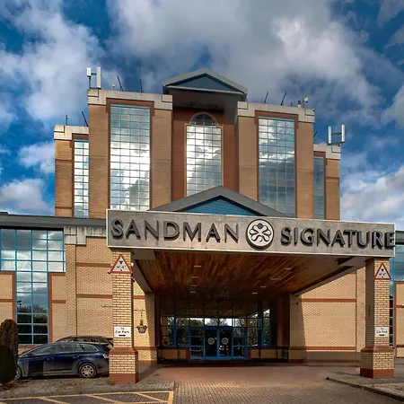 Sandman Signature London Gatwick Hotel-3