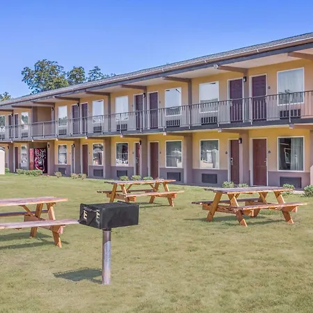 Days Inn By Wyndham Lavonia-2