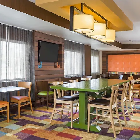 Fairfield Inn & Suites Holland-3