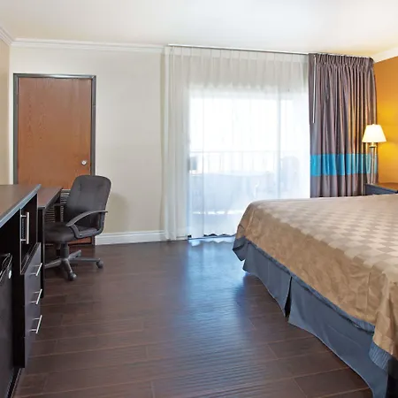 Travelodge By Wyndham Ocean Front-3