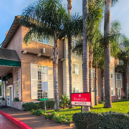 Ramada By Wyndham Costa Mesa/Newport Beach-3