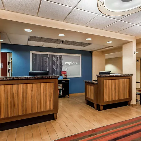 Hampton Inn Milwaukee Airport-3
