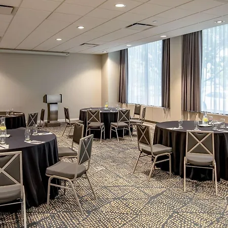 Doubletree By Hilton Hotel And Conference Center Chicago North Shore-3