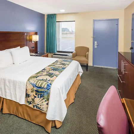 Days Inn By Wyndham Walterboro-3
