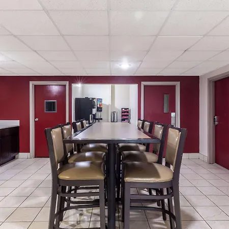 Red Lion Inn & Suites Saint Louis-3
