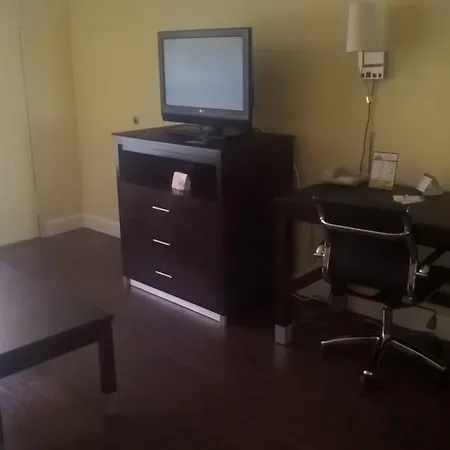 Days Inn & Suites By Wyndham Port Richey-3