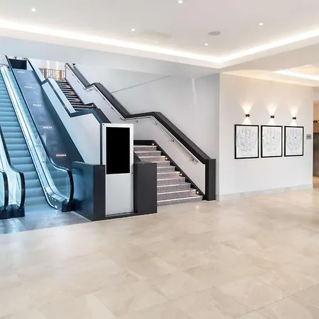 Hilton London Gatwick Airport-2