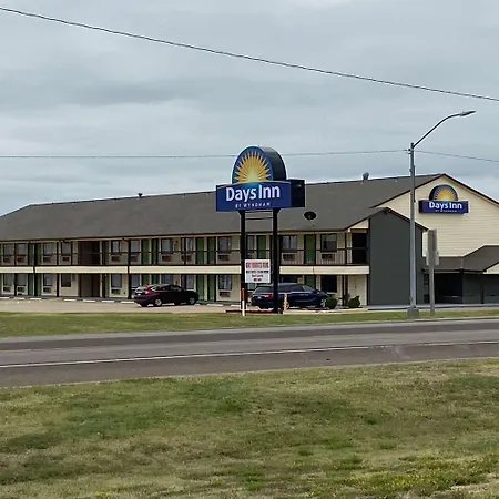 Days Inn By Wyndham Pratt-3