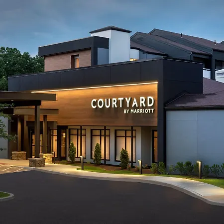 Courtyard By Marriott Norwalk-3