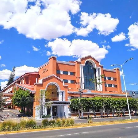 Country Plaza-3