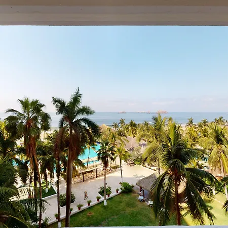 Park Royal Beach Ixtapa-3