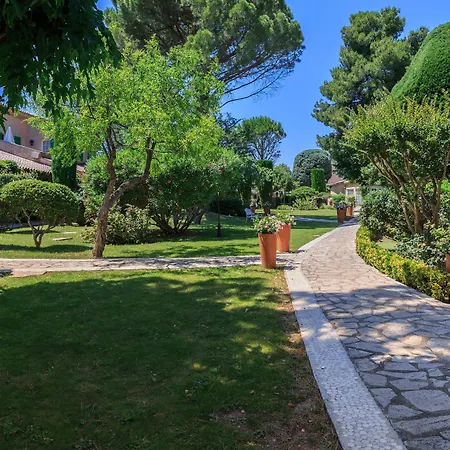 Auberge de Cassagne&Spa-3