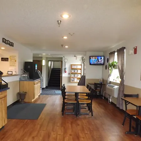 Super 8 By Wyndham Sidney Ny-2
