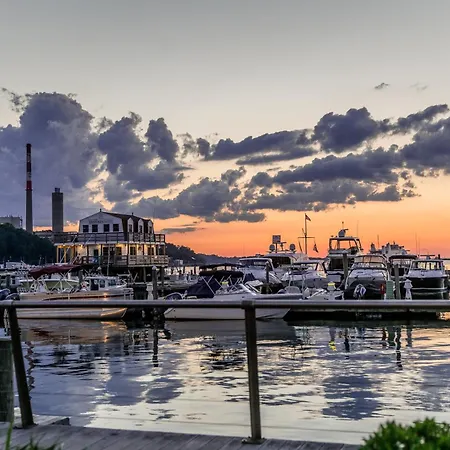 Danfords Hotel & Marina-3