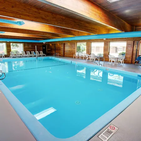Country Inn & Suites By Radisson, Traverse City, Mi-3