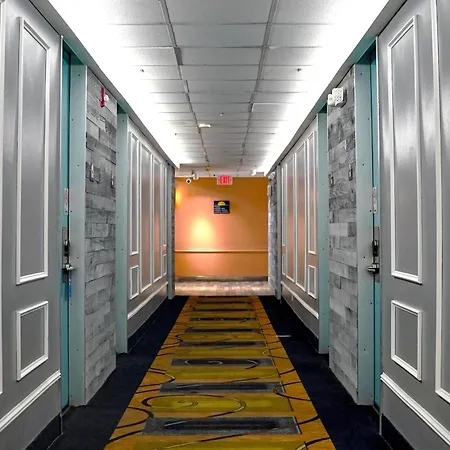 Days Inn By Wyndham Southington-3
