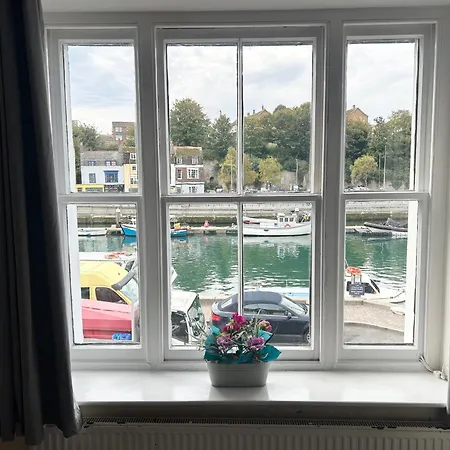 Sailors Return Weymouth-2