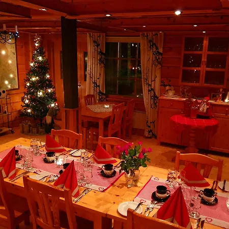Isokenkaeisten Klubi - Wilderness Lodge-2