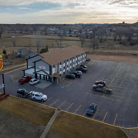 Super 8 By Wyndham Miles City-3