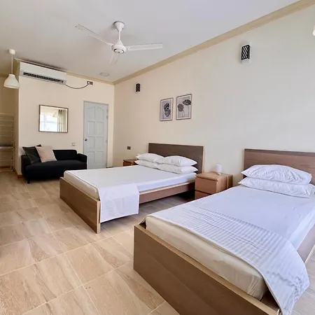 Three Hearts Guesthouse And Villas-3