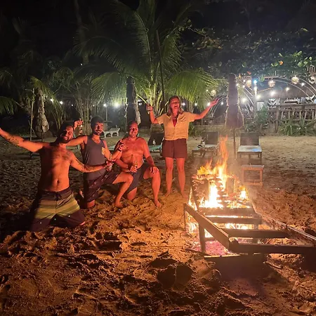 Zhaya'S Beach & Cottages-3